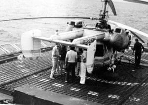 Poiskovii vertolet Ka-27 na SST «Rodina»